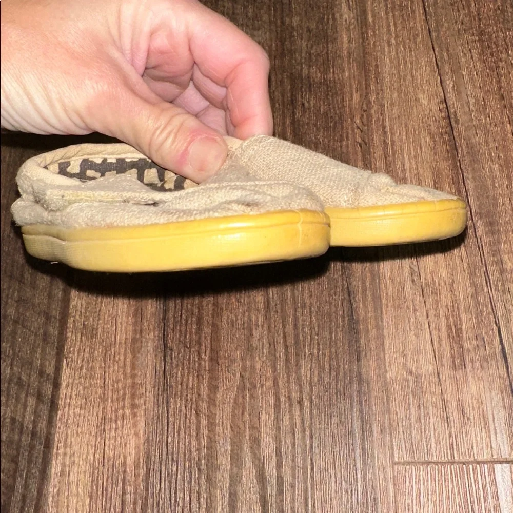 Toms‎ kids shoes size 5 toddler